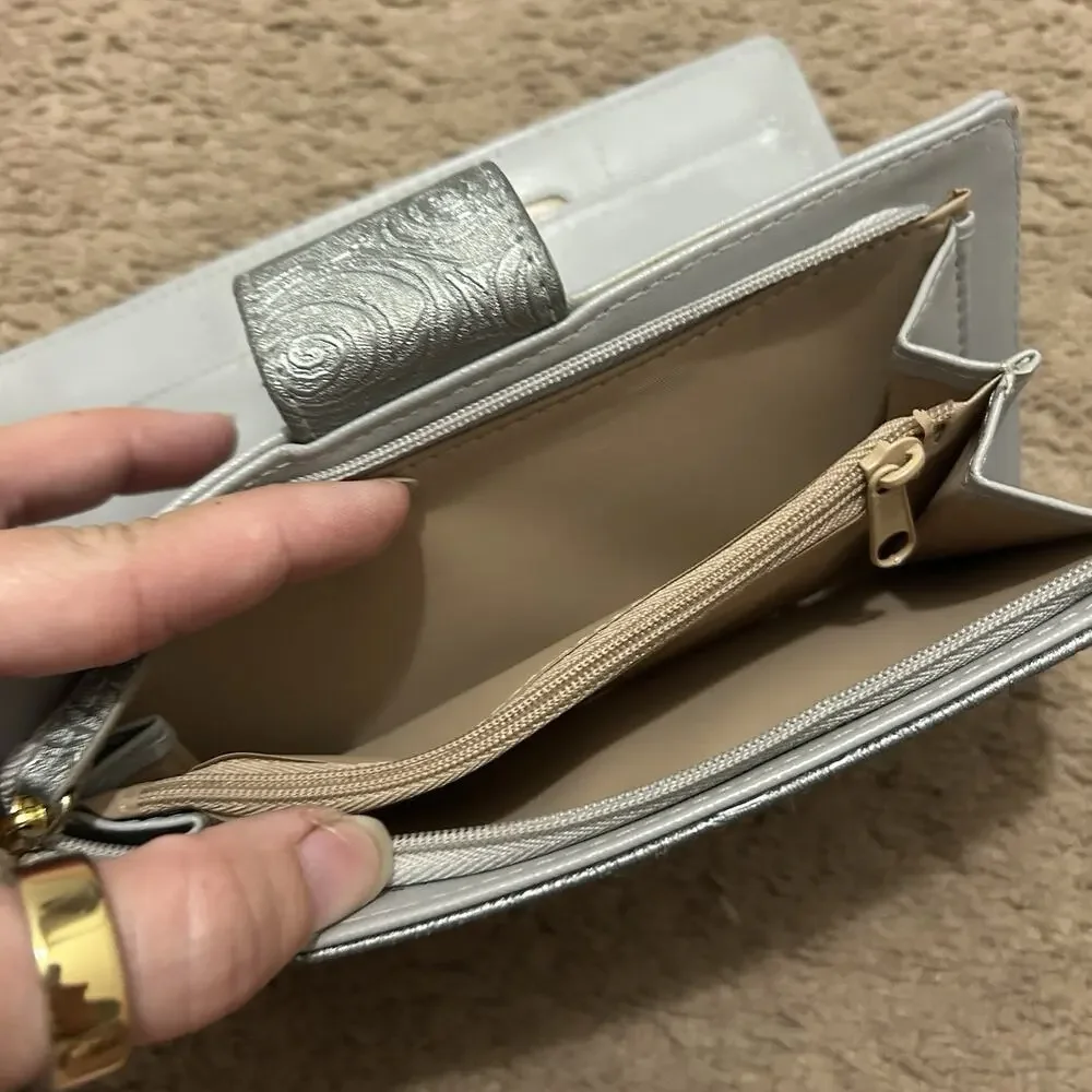 Buxton Rose Embossed Leather Wallet Gray
